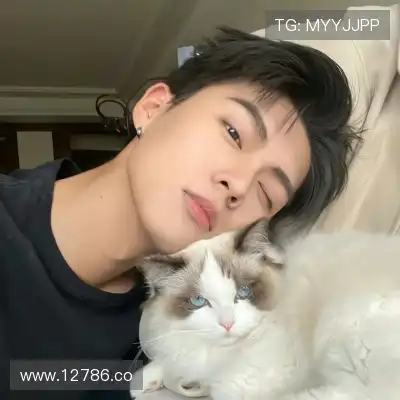李亮